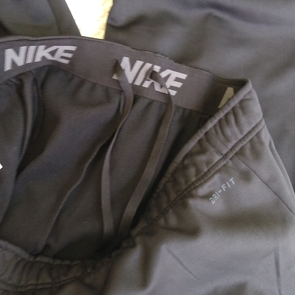 Nike Therma Sweatpants - Picture 11 of 12